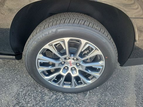 New 2026 GMC Yukon XL Denali w/ Denali Reserve Package RWD image 8