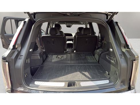 Certified 2026 Cadillac Vistiq Sport w/ LPO, Floor Liner Package AWD/4WD image 31