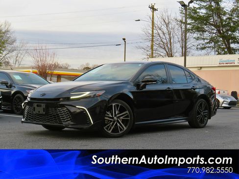 Used 2025 Toyota Camry XSE image 1