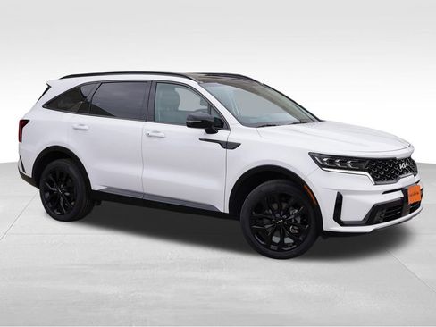 Certified 2023 Kia Sorento SX AWD/4WD image 2