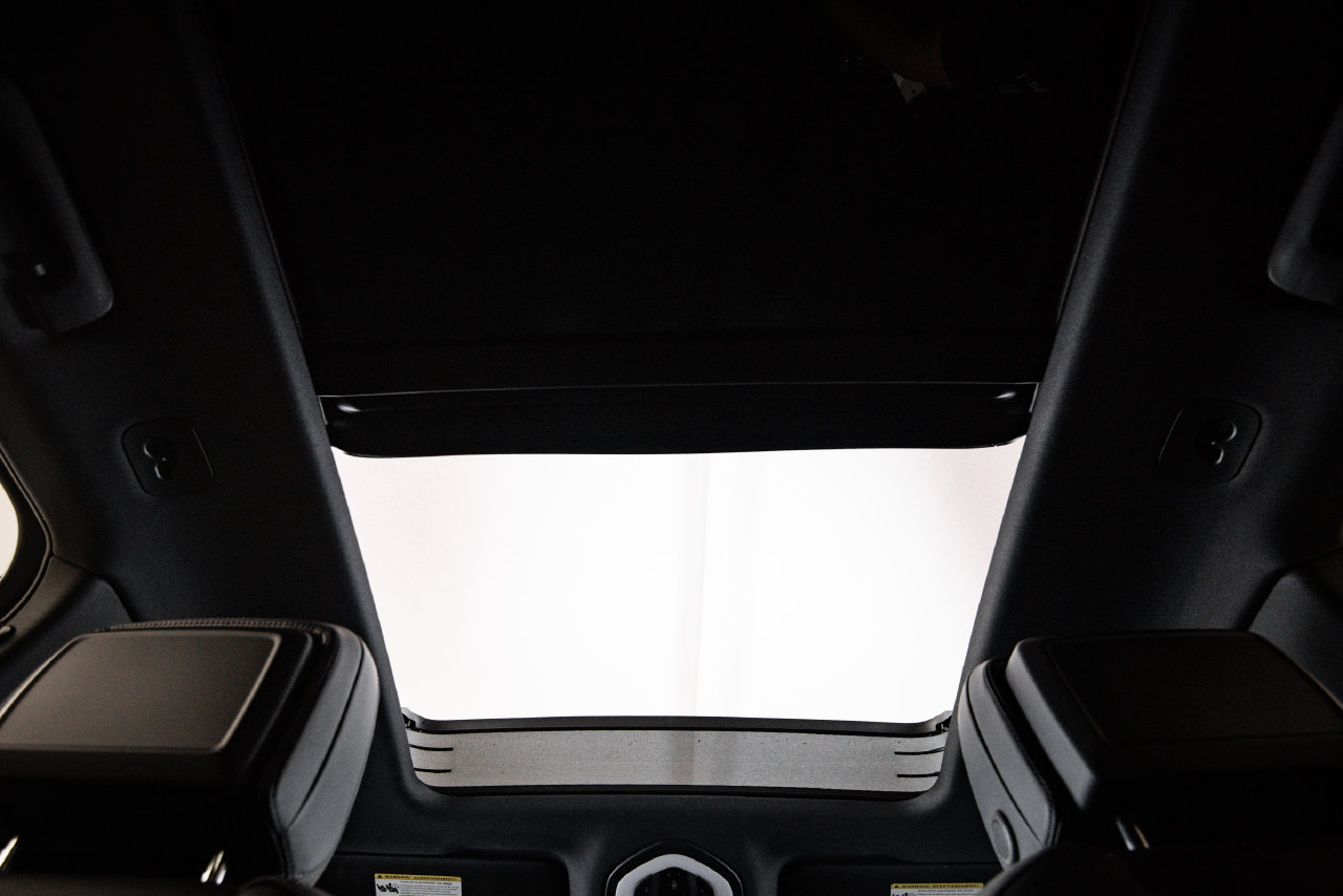 Certified 2026 Porsche Macan AWD/4WD image 30