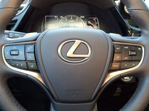 Used 2023 Lexus ES 250 250 w/ Premium Package image 8