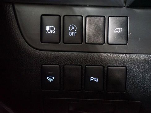 Used 2017 Toyota Highlander Limited FWD image 24