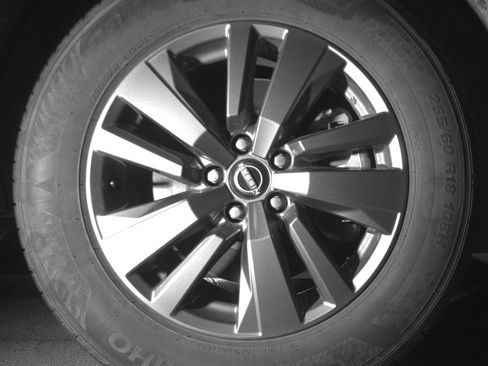 Used 2025 Nissan Pathfinder SV AWD/4WD image 13