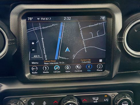Used 2018 Jeep Wrangler Unlimited Sahara AWD/4WD image 16
