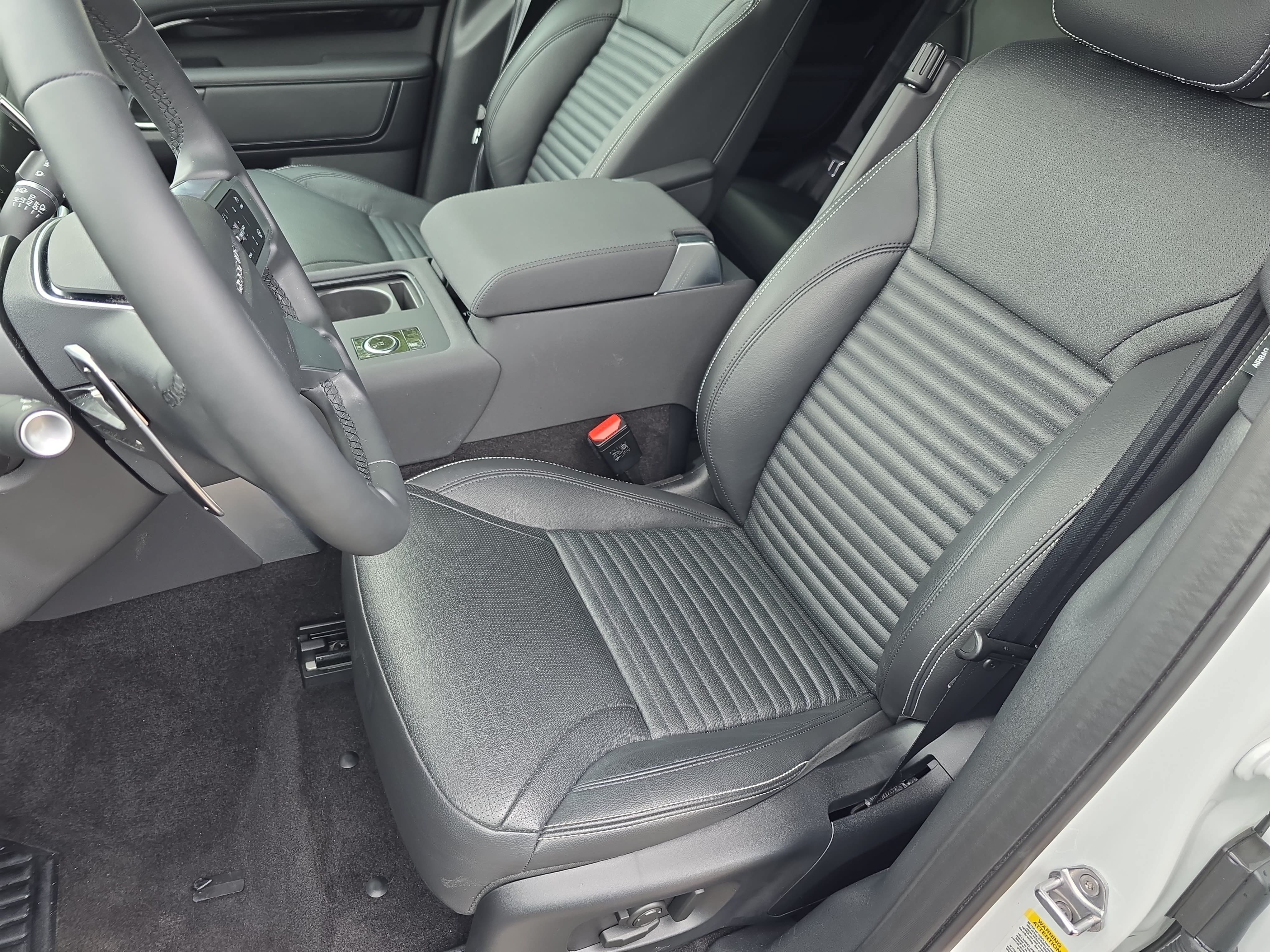 Certified 2025 Land Rover Discovery S AWD/4WD image 15