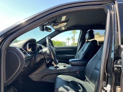 Used 2019 Jeep Grand Cherokee Limited RWD image 11