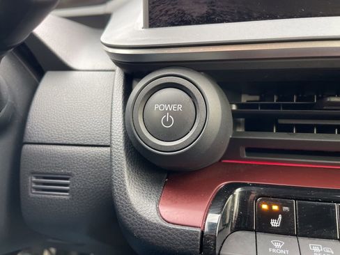 Used 2024 Toyota Prius Prime Premium image 13