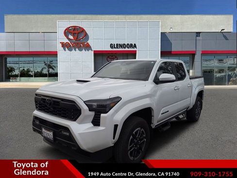 Certified 2025 Toyota Tacoma TRD Sport w/ TRD Sport Upgrade Package image 1