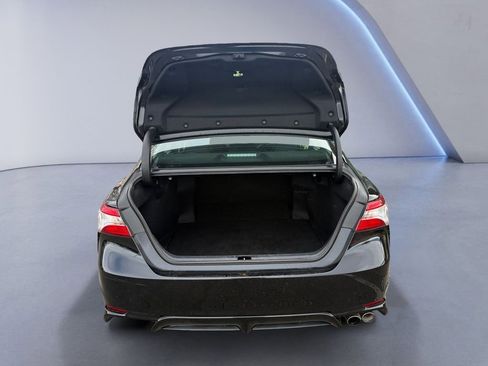 Used 2020 Toyota Camry SE image 19