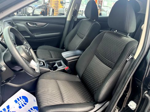 Used 2018 Nissan Rogue S image 10