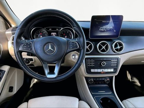 Used 2019 Mercedes-Benz GLA 250 w/ Convenience Package image 8