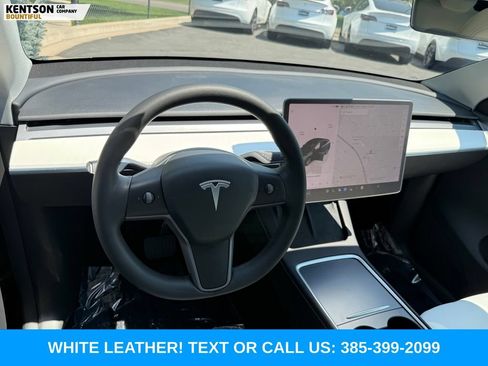 Used 2024 Tesla Model Y Long Range AWD/4WD image 24