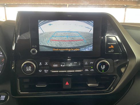 Used 2023 Toyota Highlander LE image 13