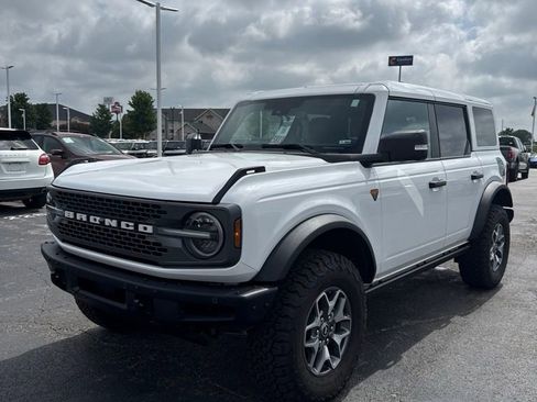 Used 2025 Ford Bronco Badlands AWD/4WD image 1