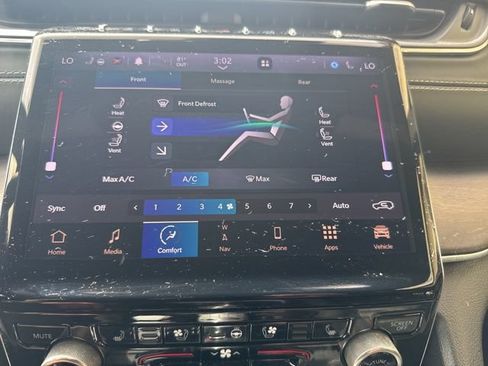 Used 2021 Jeep Grand Cherokee L Overland w/ Luxury Tech Group IV AWD/4WD image 5