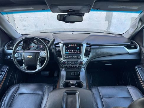 Used 2019 Chevrolet Suburban LT image 22