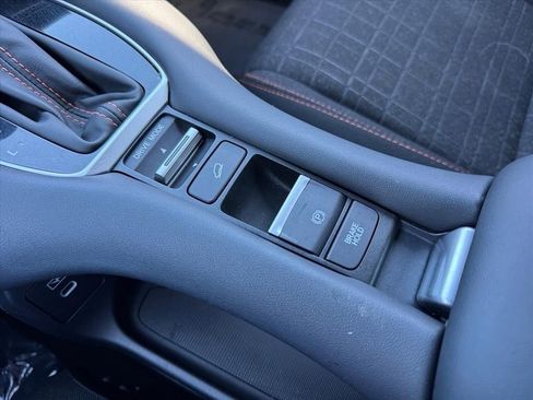 Used 2024 Honda HR-V Sport image 25