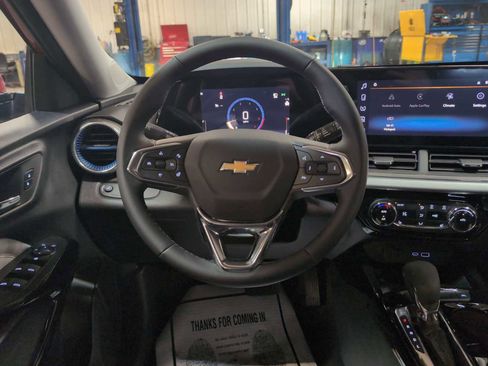 New 2026 Chevrolet Trax LT w/ Sunroof Package FWD image 10