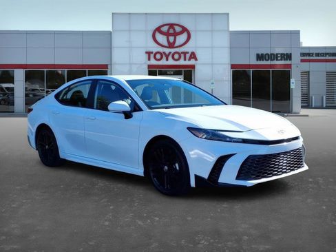 Certified 2025 Toyota Camry SE image 7