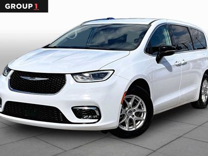 Used 2024 Chrysler Pacifica Touring-L