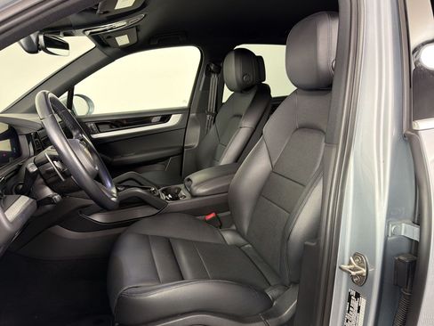 Certified 2024 Porsche Cayenne AWD/4WD image 5