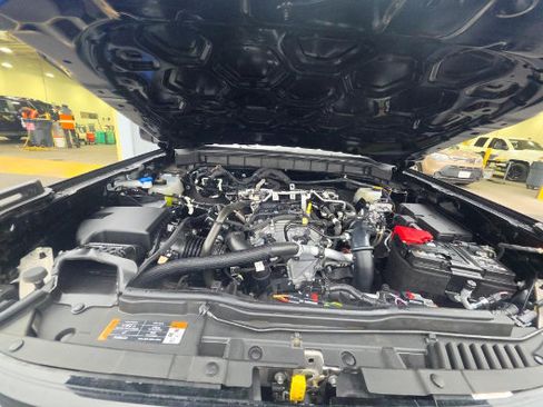 Used 2025 Ford Bronco Outer Banks AWD/4WD image 16