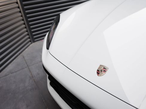 Certified 2025 Porsche Cayenne Coupe image 34