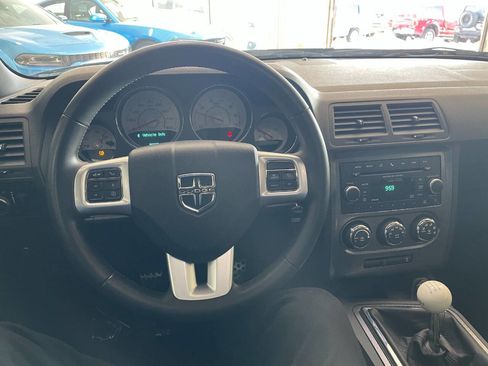 Used 2013 Dodge Challenger R/T image 25