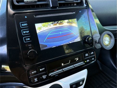 Used 2016 Toyota Prius Two FWD image 41