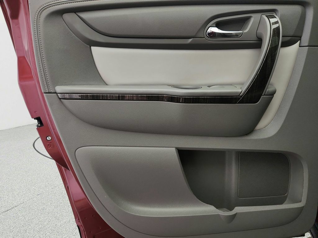 Used 2016 GMC Acadia SLT w/ Open Road Package FWD image 30