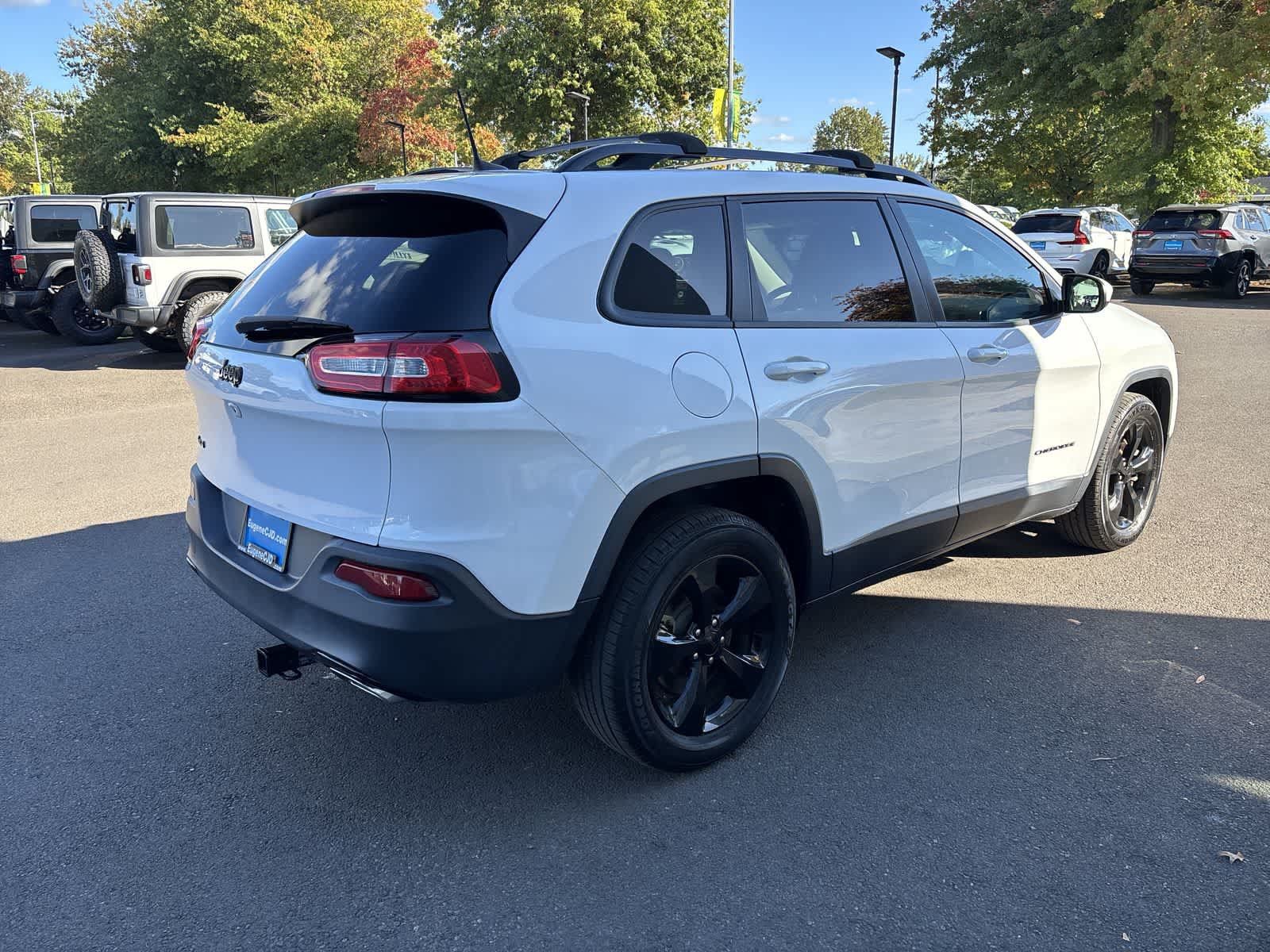 Certified 2018 Jeep Cherokee Latitude w/ Altitude Package AWD/4WD image 4