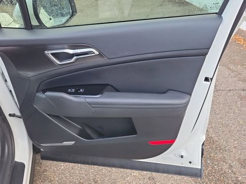 Used 2025 Kia Sportage EX image 38