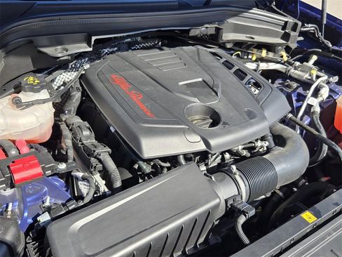 Used 2023 Alfa Romeo Stelvio Sprint image 17