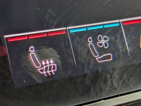 Used 2022 Audi Q8 Prestige image 20