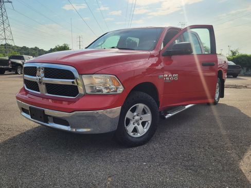 Used 2019 RAM 1500 Classic SLT AWD/4WD image 14