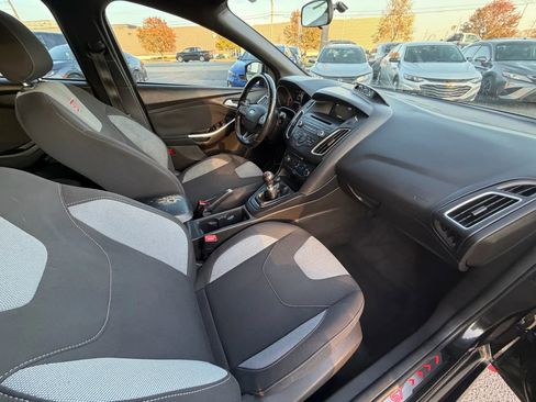 Used 2015 Ford Focus ST image 33