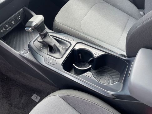 Used 2025 Kia K4 LXS image 40