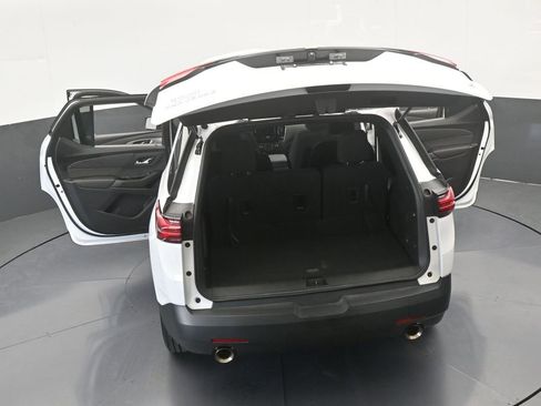 Used 2023 Chevrolet Traverse LT image 68