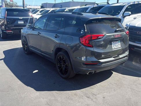 Used 2020 GMC Terrain SLT w/ Preferred Package FWD image 4