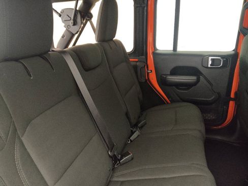 Used 2018 Jeep Wrangler Unlimited Sport S AWD/4WD image 19