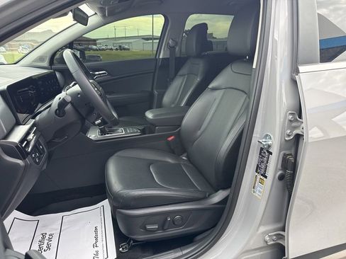 Used 2026 Kia Sportage EX FWD image 12