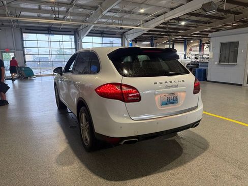 Used 2013 Porsche Cayenne S AWD/4WD image 4