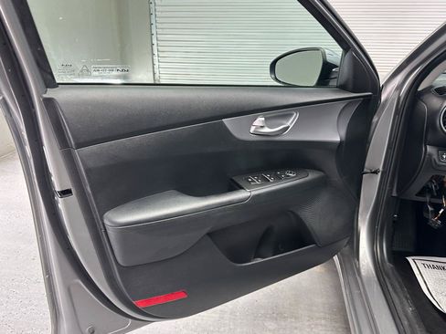Used 2022 Kia Forte LXS FWD image 15