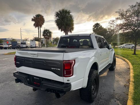 Used 2017 Ford F150 Raptor w/ Equipment Group 802A Luxury AWD/4WD image 4