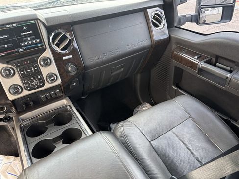 Used 2015 Ford F250 Platinum w/ FX4 Off-Road Package image 26