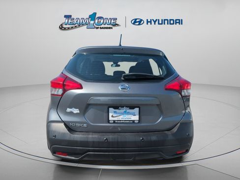 Used 2020 Nissan Kicks S FWD image 1