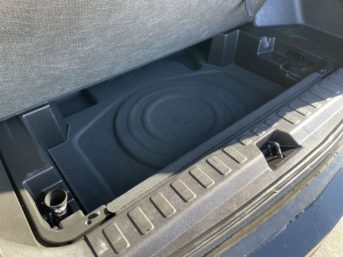 Used 2019 Chevrolet Equinox LT image 38