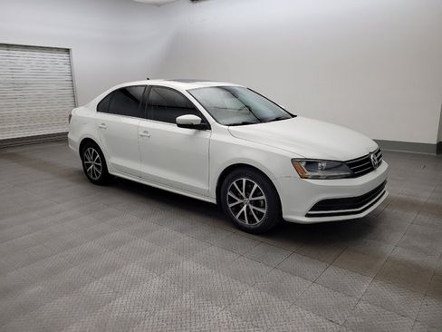 Used 2017 Volkswagen Jetta SE FWD image 11