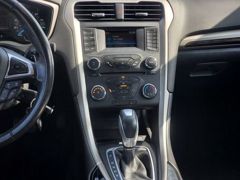 Used 2016 Ford Fusion SE w/ Equipment Group 202A AWD/4WD image 27